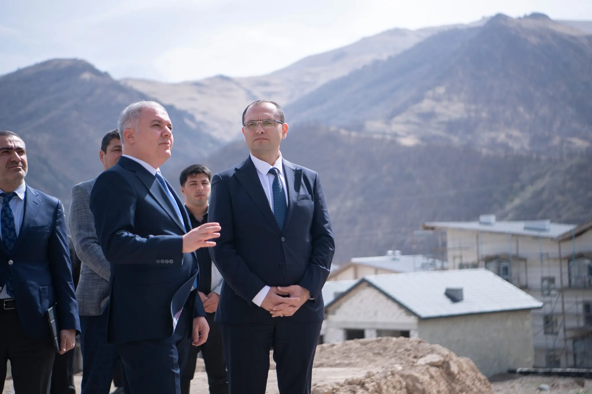 Nazir Məcnun Məmmədov Kəlbəcər və Ağdərədə təsərrüfatlara baş çəkib, fermerlərlə görüşüb