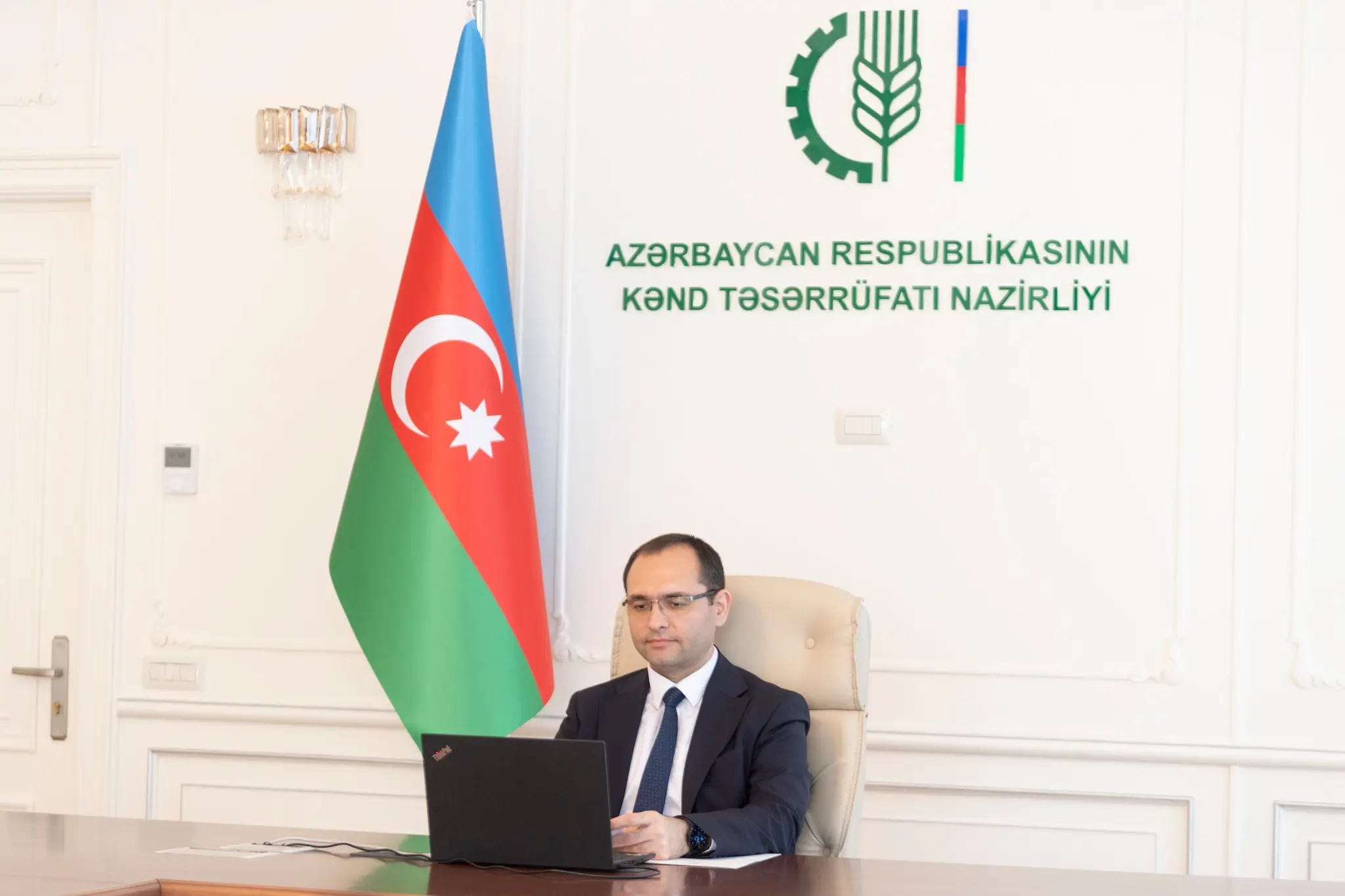 Nazir Məcnun Məmmədov və Rusiyanın kənd təsərrüfatı naziri Oksana Lut arasında onlayn görüş keçirilib