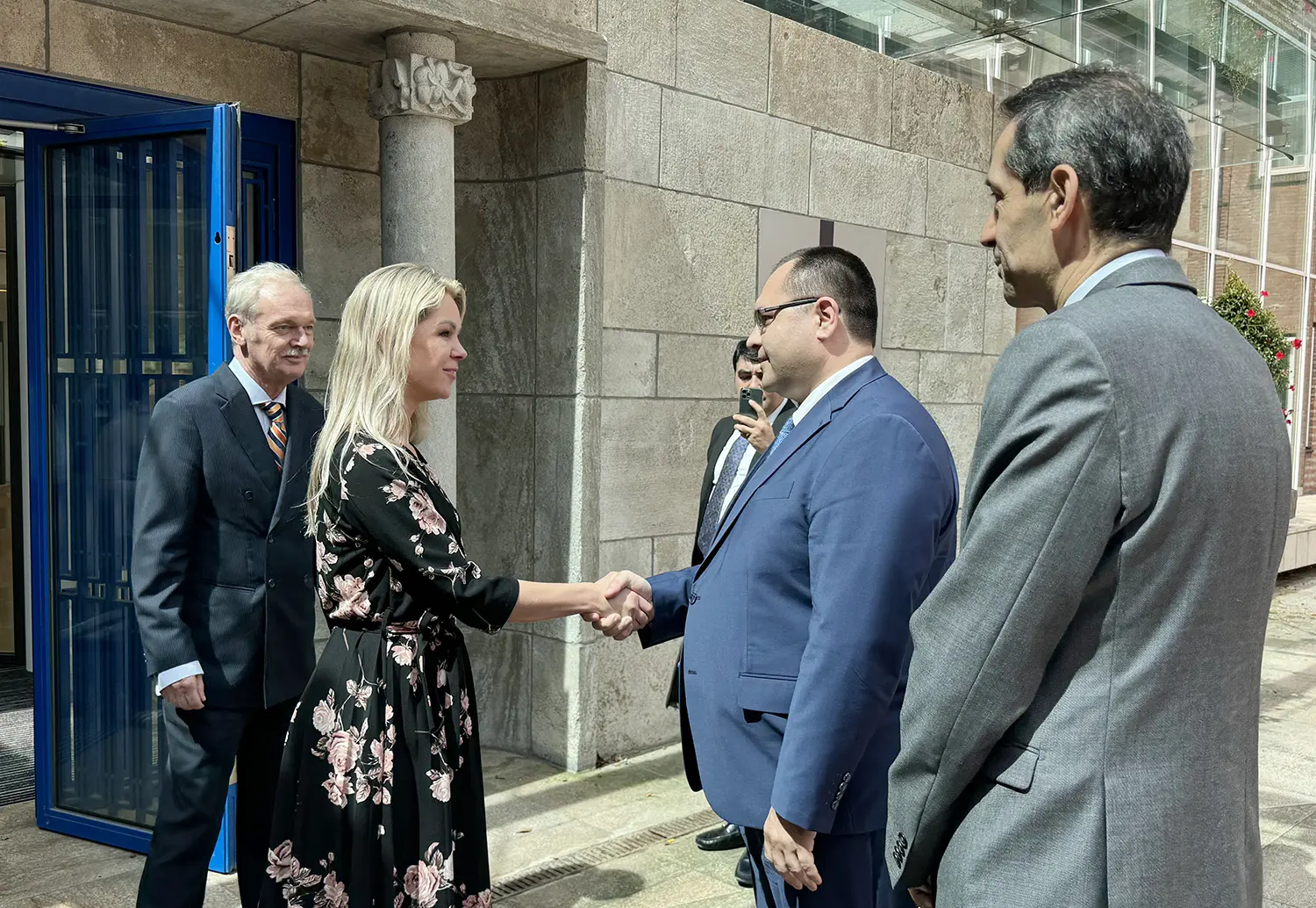Azərbaycan və Niderland kənd təsərrüfatı nazirlərinin görüşü keçirilib