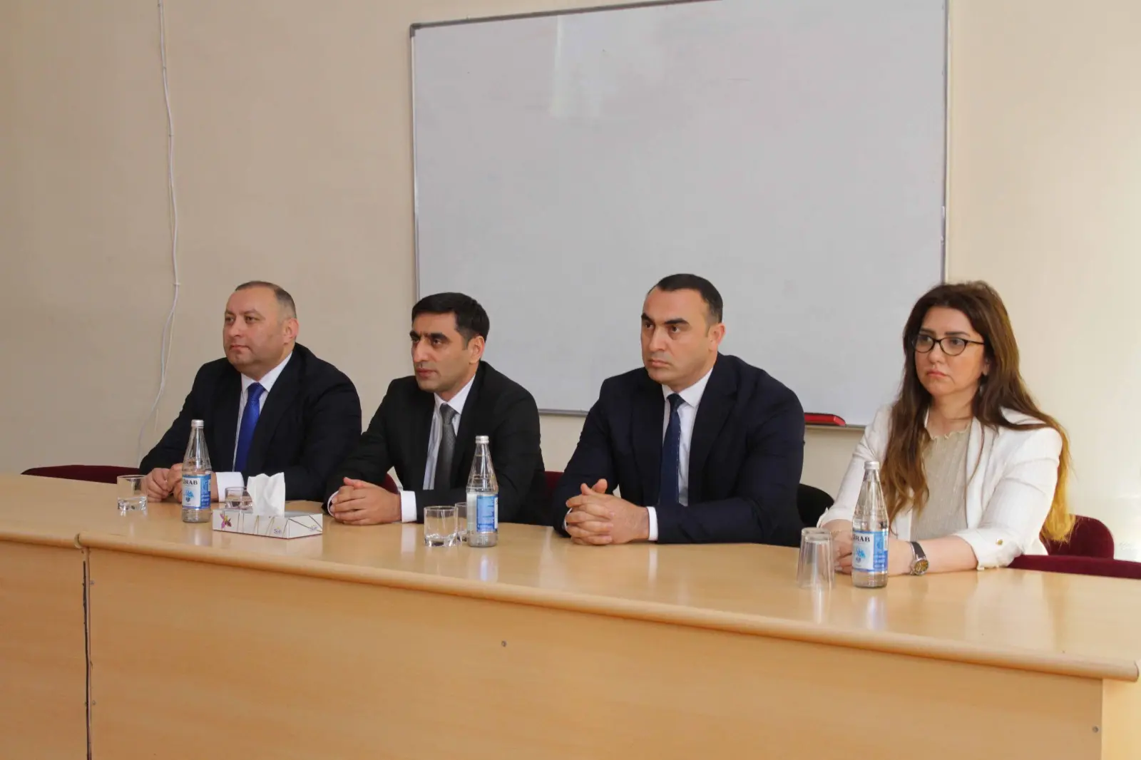 Aqrar Xidmətlər Agentliyinin sədri ADAU tələbələri ilə görüşüb
