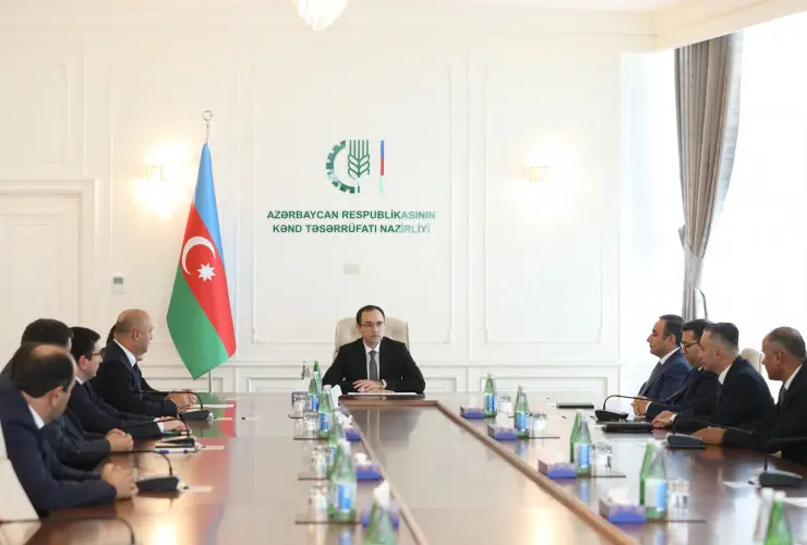 Kənd Təsərrüfatı Nazirliyinin əməkdaşlarına “Dövlət qulluğunda fərqlənməyə görə” medal və vəsiqələr təqdim olunub