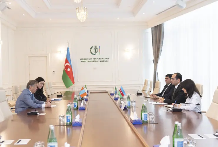 Nazir Məcnun Məmmədov Monqolustanın Azərbaycandakı səfiri ilə görüşüb