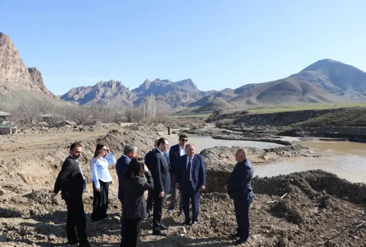 Nazir Naxçıvanda suvarma infrastrukturunun yaxşılaşdırılması istiqamətində görülən işlərlə tanış olub