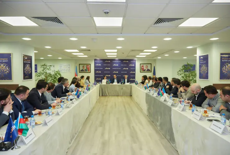 Kənd təsərrüfatı naziri Məcnun Məmmədov “Yüksəliş” müsabiqəsinin qalibləri ilə görüşüb