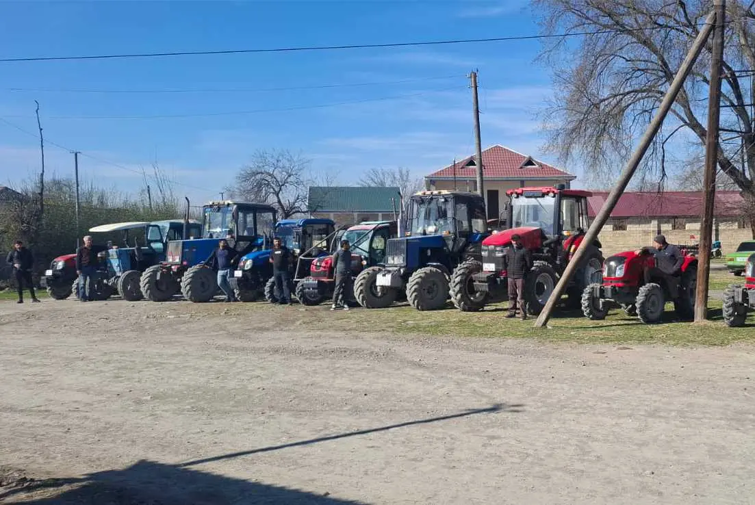 Qax rayonunda kənd təsərrüfatı texnikaları növbəti texniki baxışa cəlb olunub.