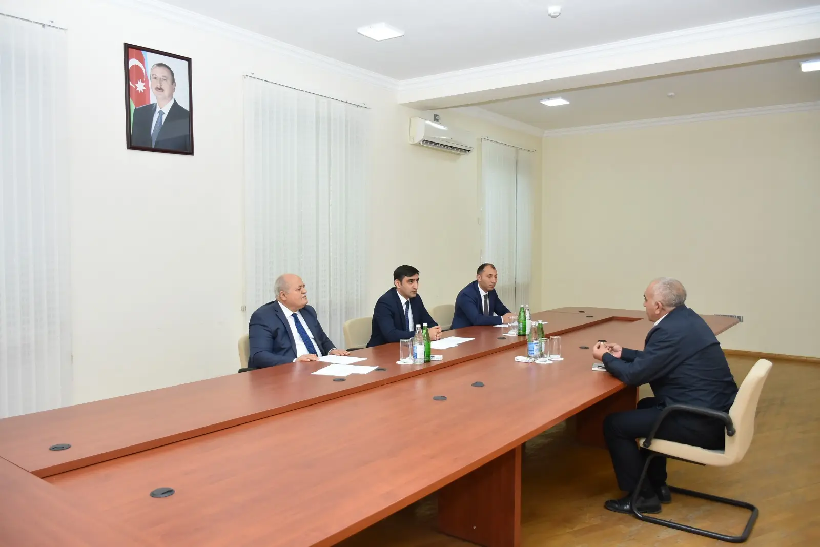 Aqrar Xidmətlər Agentliyinin sədri Sərdar Hacıyev Ağstafada  vətəndaşları qəbul edib, təsərrüfatlara baş çəkib