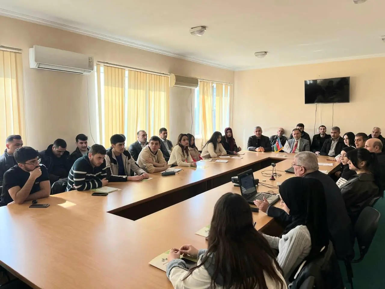 Lənkəranda torpaqda yaranan xəstəliklər və zərərvericilərə qarşı mübarizə tədbirlərinə həsr olunmuş elmi-praktiki təlim keçirilib