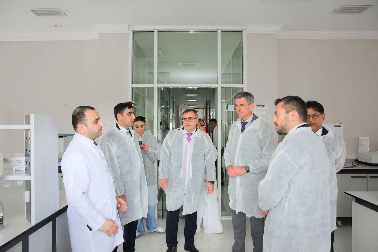 FAO nümayəndəsi Aqrar Xidmətlər Agentliyinin Mərkəzi Laboratoriyasının fəaliyyəti ilə tanış olub